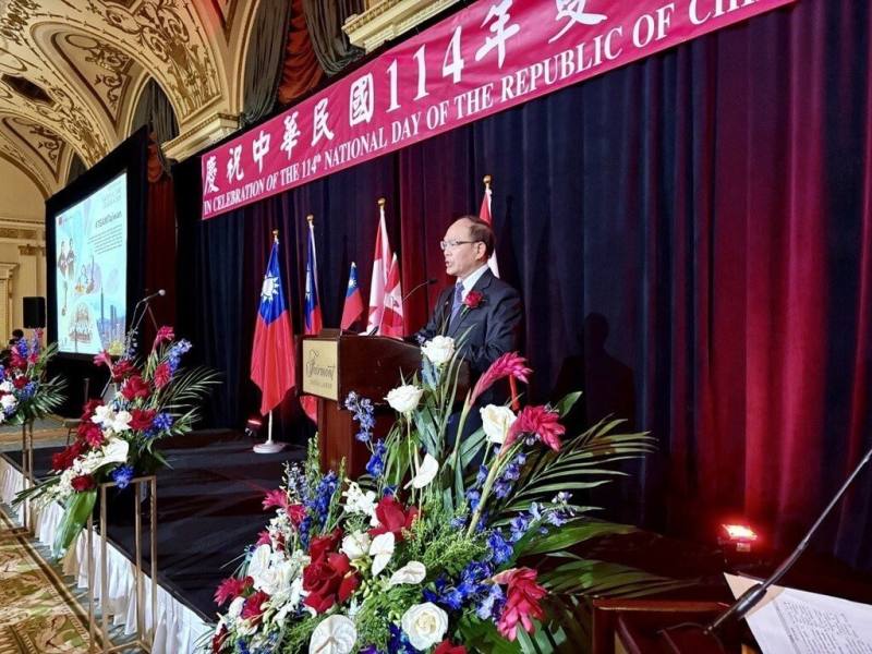 駐加拿大代表處舉辦國慶酒會，駐加代表曾厚仁致詞時，分享他對今年以來國際地緣政治情勢的多項觀察與省思。（駐加代表處提供）