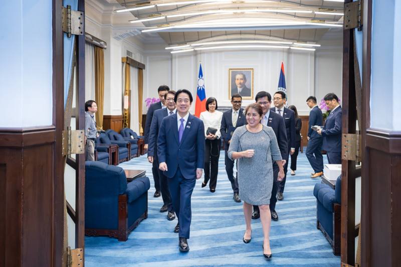 President Lai Ching-te meets with a delegation led by Governor-General Froyla Tzalam of Belize and her husband.