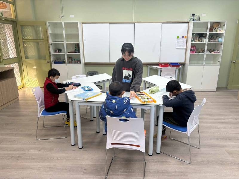 嘉義縣民和國小靈活運用空間與教具，進行個別化教學與輔導