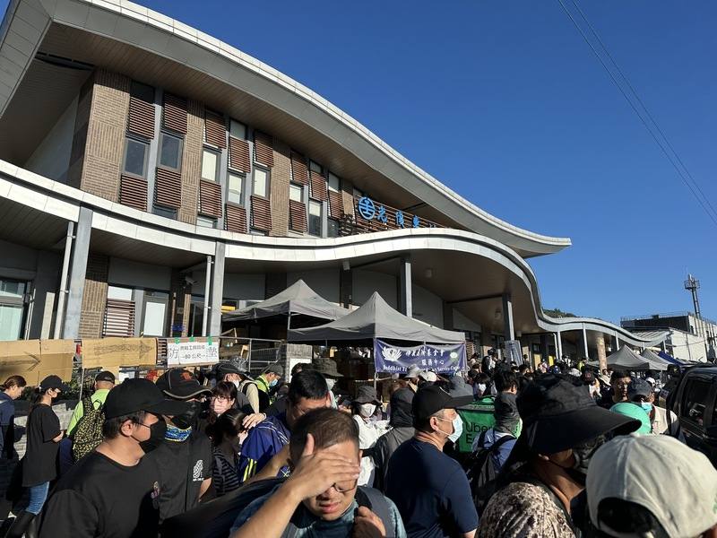 花蓮馬太鞍溪堰塞湖釀災，滿懷愛心的「鏟子超人」伸援，運輸主力的台鐵自救災9月24日開始到10月12日，光復站已近50萬人次進出，每天上午、傍晚時段都擠滿人潮