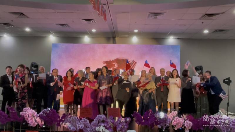 全場大合唱〈臺灣我愛你〉