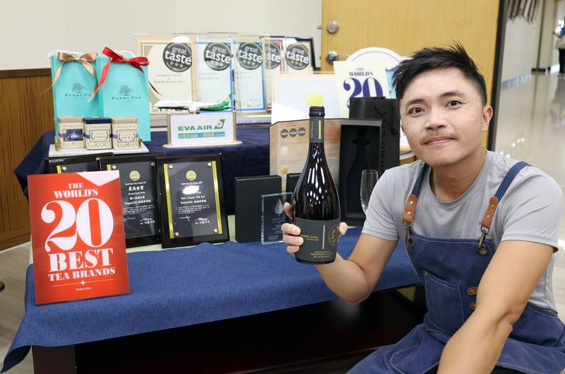 現年40歲苗栗青年製茶師張家齊（圖）以自創品牌勇闖國際，獲全球風味百科地圖TasteAtlas評選為2025全球最佳20茶葉品牌，是台灣唯一入選