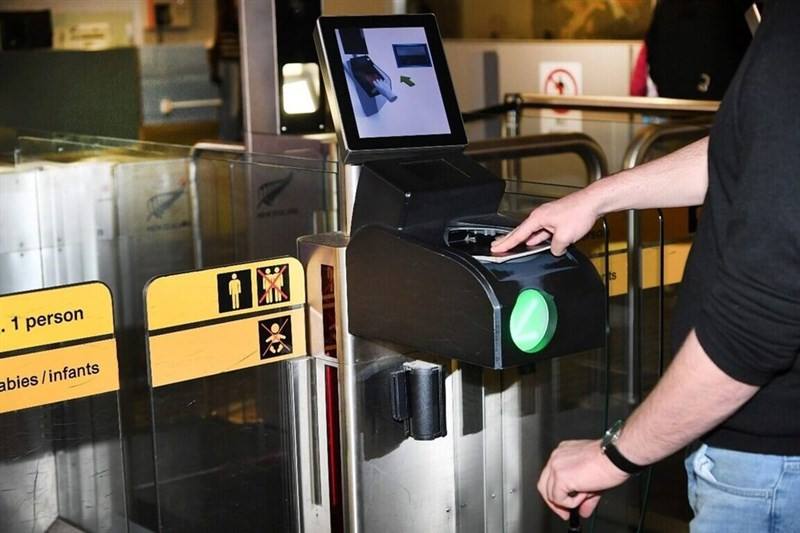 An arriving passenger uses the e-Gate service at an airport in New Zealand. Photo courtesy of MOFA