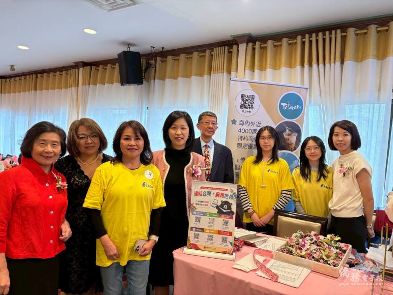 FASCA溫哥華分會青年志工亦熱情參與國慶晚宴，登台演出「棒球舞」，展現青春活力，另有多位志工負責引導接待與現場服務。會場亦設有i僑卡及僑務委員會六大社群平臺宣傳攤位，積極推廣僑務資源