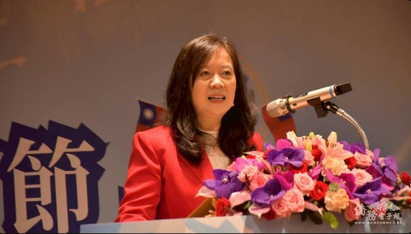 華僑救國聯合總會理事長童惠珍致詞