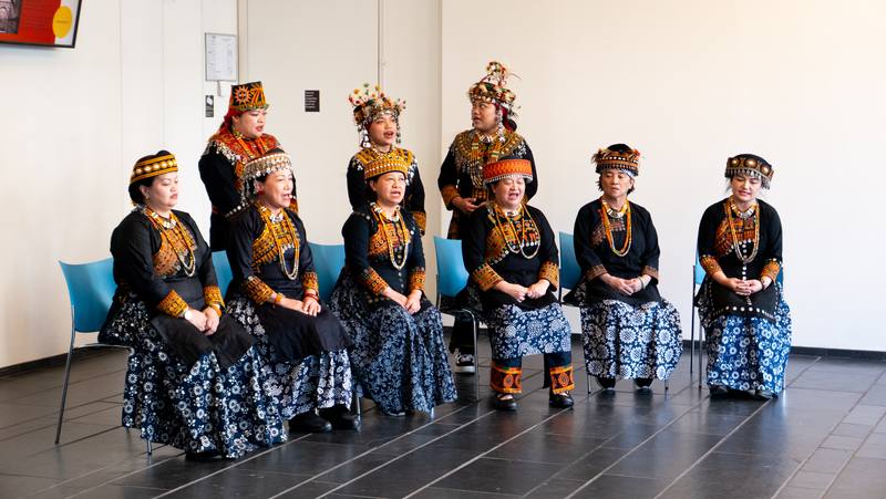 排灣族佳興部落日前赴巴黎，於9月29日至30日參與南島文化學術研討會，演繹歷經20年才得以重拾的古謠