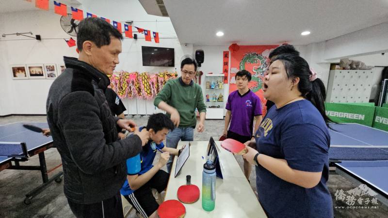團體組賽前，各隊選手與評審共同確認比賽規則與出賽順序