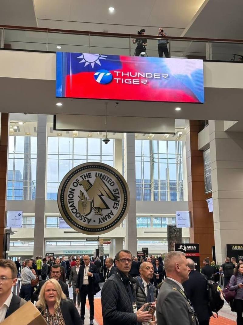 美國陸軍協會年會（AUSA 2025）於10月13至15日在華盛頓特區登場，雷虎科技14日表示，第3年進軍此全球軍工盛會，推出SeaShark 800海鯊號無人快艇系列及Overkill FPV無人機系統參展。（雷虎提供）