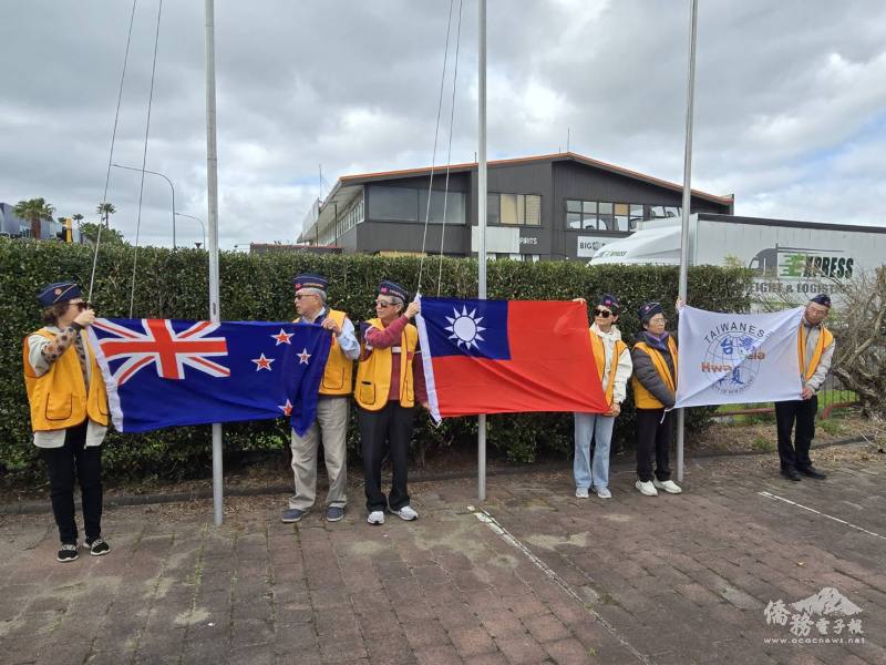 升旗現場，莊嚴感人