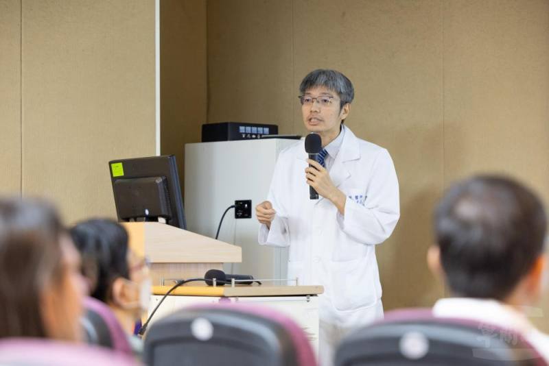 三軍總醫院15日辦理AI智動化血液透析系統記者會