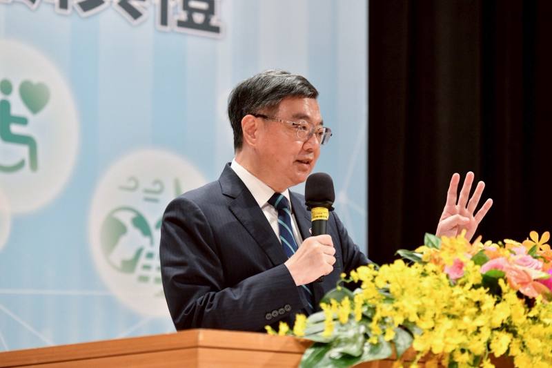 行政院長卓榮泰出席114年國家政務研究班第16期及高階領導研究班第15期聯合結訓典禮