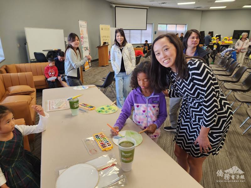 密西根州參議員張理（Stephanie Chang）特別攜子女蒞臨