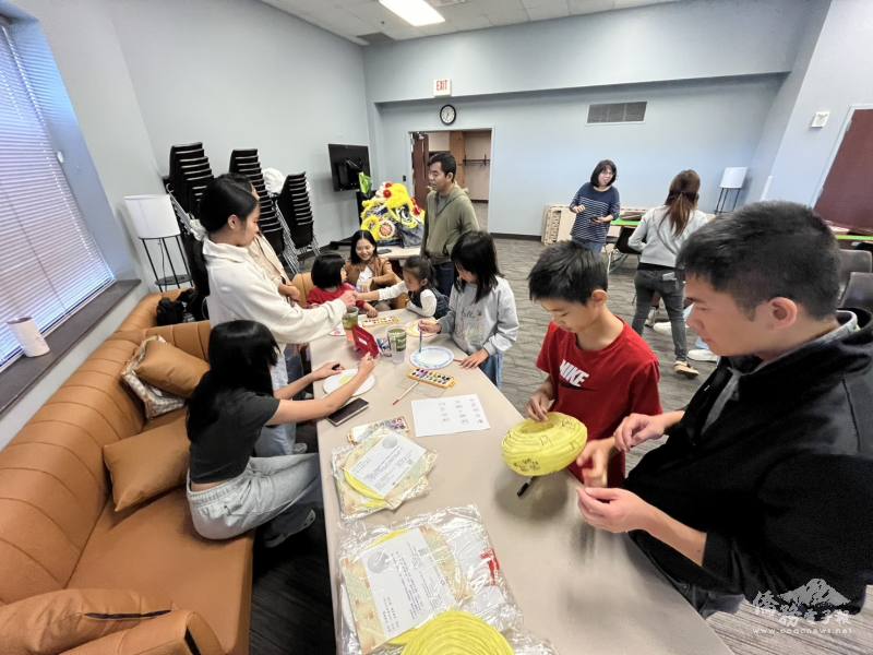 彩繪燈籠及扇子創作活動