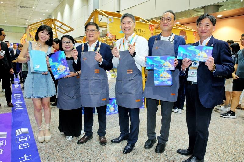 桃園國際機場股份有限公司辦美食嘉年華活動，即日起到12月15日邀旅客透過Google Maps評論與評分，從近80家餐飲與伴手禮品牌中，選出最愛機場美食。