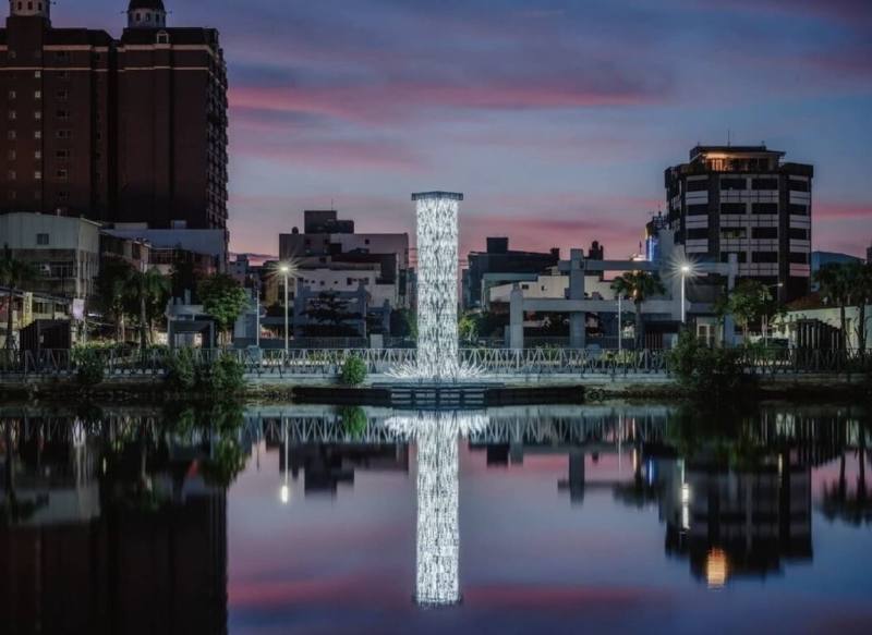 台南市政府都市發展局17日指出，「街道美術館：海安路藝術造街20年」由都市藝術工作室策展，奪得日本Good Design Award優良設計獎。（台南市政府提供）