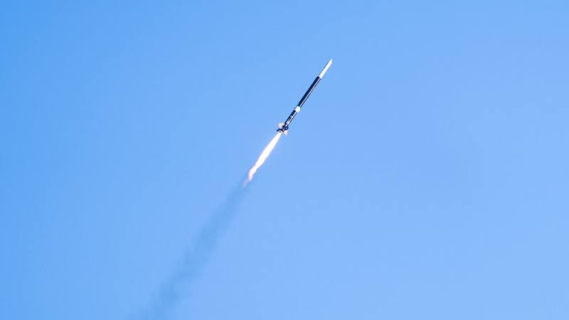 國立陽明交通大學機械工程系跨實驗室團隊研製的科研探空火箭「Asfaloth-2025」18日早上於旭海科研火箭發射場發射升空。（國家太空中心提供）