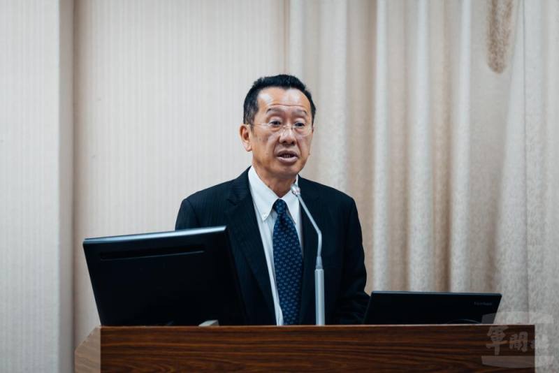 國防部長顧立雄20日針對「潛艦國造原型艦海測執行現況及因應作為」進行專案報告