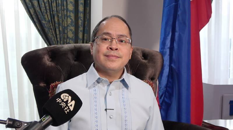 菲律賓經濟特區管理署（PEZA）署長潘加（Tereso Panga）近日接受中央社專訪說，菲律賓與台灣地理相近，可以成為台灣投資設廠、旅遊等方面的延伸。