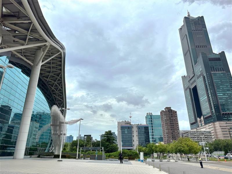 壽險業積極進駐高雄專區，凱基人壽20日表示，10月初啟動高雄亞資專區服務中心，短短半個月新契約保費已超過新台幣7000萬元；富邦人壽也透露，截至9月底累計受理保費約1.8億元。（中央社檔案照片）