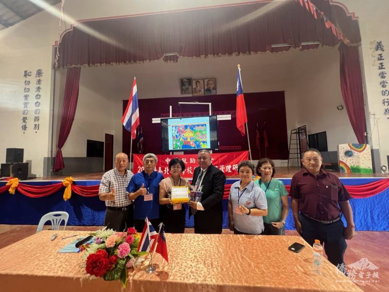 中華救助總會滿星疊研習點賓主合影