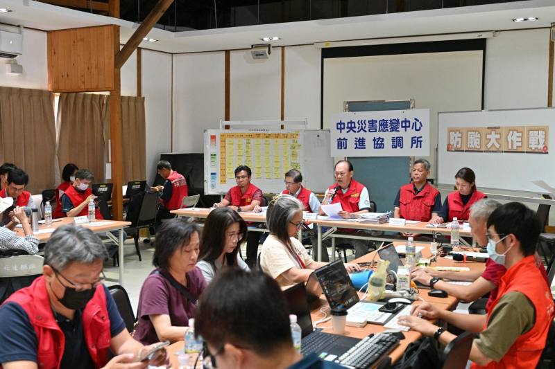 中央災害應變中心前進協調所召開「光復鄉災後復原專案中央前進協調所」記者會