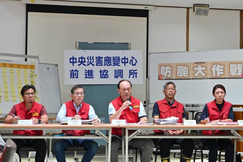 中央災害應變中心前進協調所召開「光復鄉災後復原專案中央前進協調所」記者會