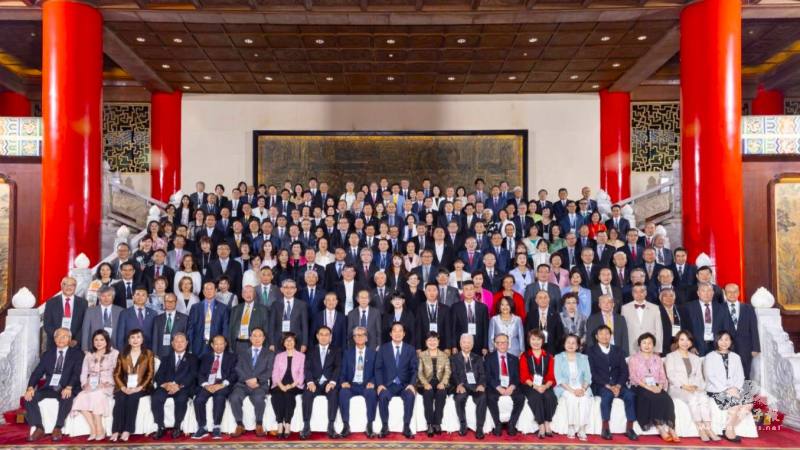 114年僑務委員會議開幕典禮合影