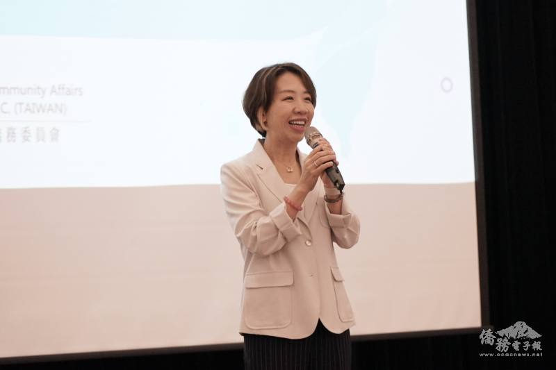 僑務委員會副委員長李姸慧於參訪後午宴致詞感謝僑務委員們對國家的支持