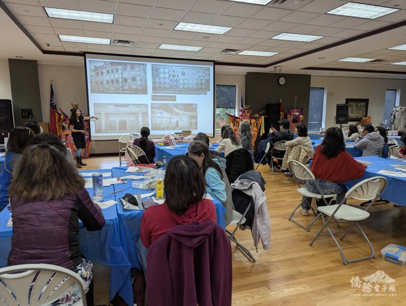 林雅玲介紹臺灣的彩磚文化發展