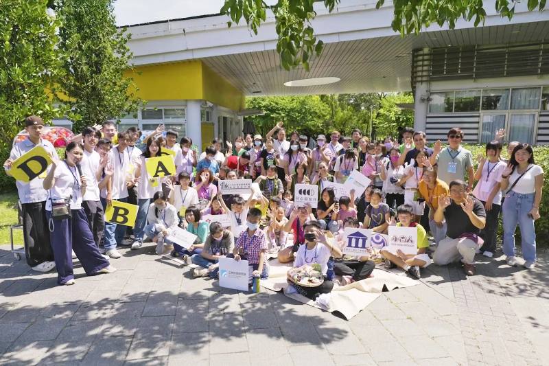 工研院日前於奇美博物館舉辦「SDGs循環生活體驗活動」，邀請基督教芥菜種會的弱勢親子家庭共同參與