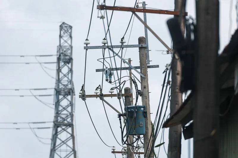 9月電力景氣燈號維持黃紅燈，電子與半導體產業持續熱絡，助攻用電穩健成長。（中央社檔案照片）