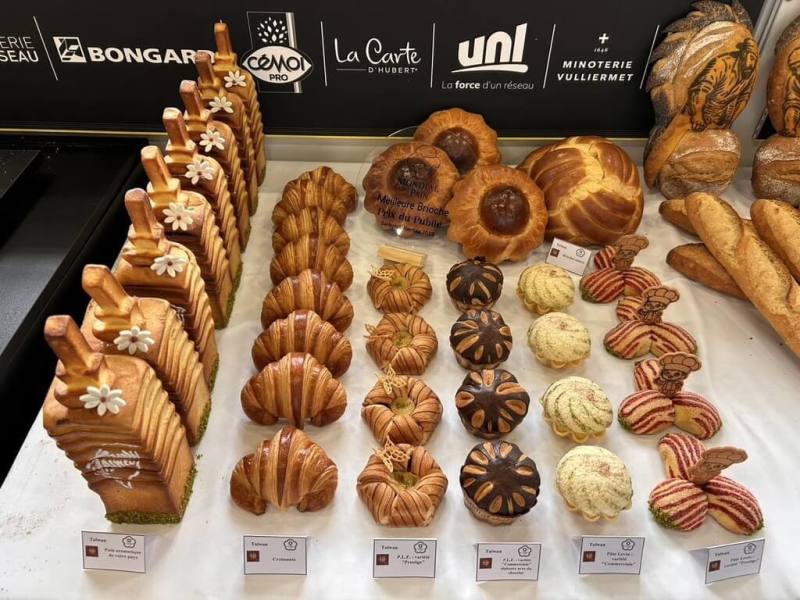 台灣選手張世彬和助手林奕翔，在教練王鵬傑帶領下參加第10屆世界麵包大賽（Mondial du pain），獲得總成績第5名。（王鵬傑提供）