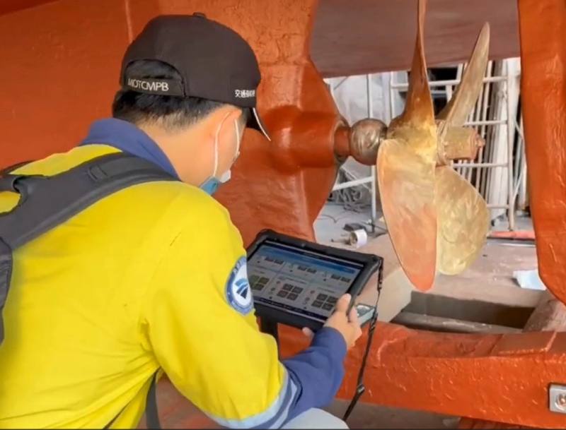 國籍船舶每年平均檢查案件約1萬艘次，為提升效率，航港局表示，船舶智慧檢查系統將於11月1日上線。（航港局提供）