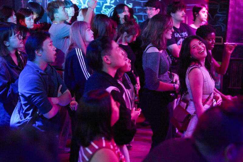 台灣流行音樂團隊Robot Swing、FRαNKIE阿法及DJ賴皮19日在西班牙首都馬德里舉辦「台灣之夜」，吸引許多旅西台灣人和西國當地音樂愛好者參加，堅強的現場演出實力，讓觀眾投入在跨國界、跨類型的音樂氛圍裡。