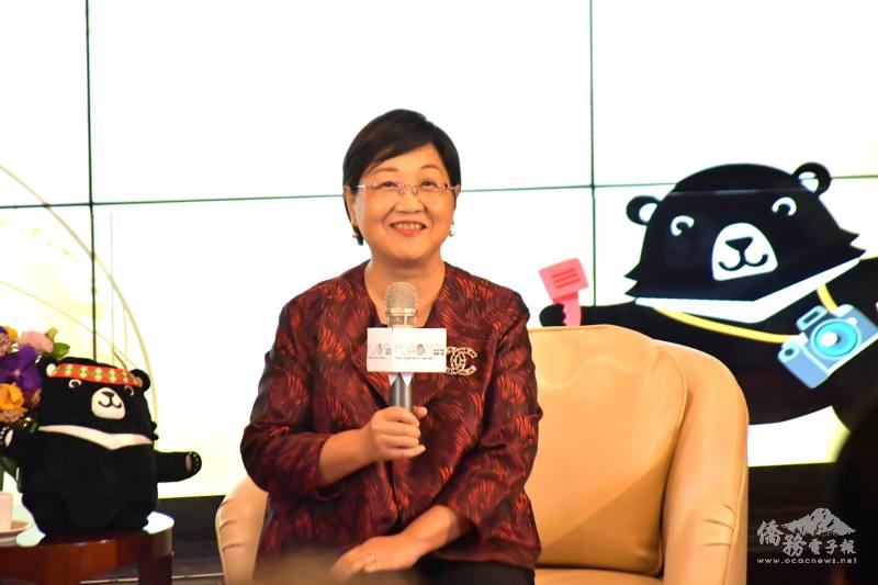 徐佳青接受媒體聯訪