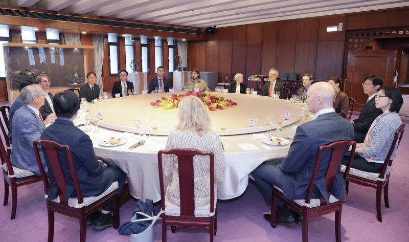 外交部政務次長吳志中款宴「諾曼基金會贊助之歐洲兩岸專家學者團」