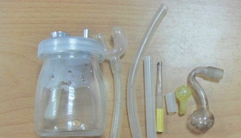 圖為安非他命與吸食器。（中央社檔案照片）