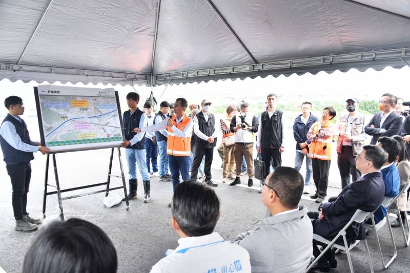 行政院長卓榮泰視察「國道1號五股交流道增設北入及北出匝道改善工程」