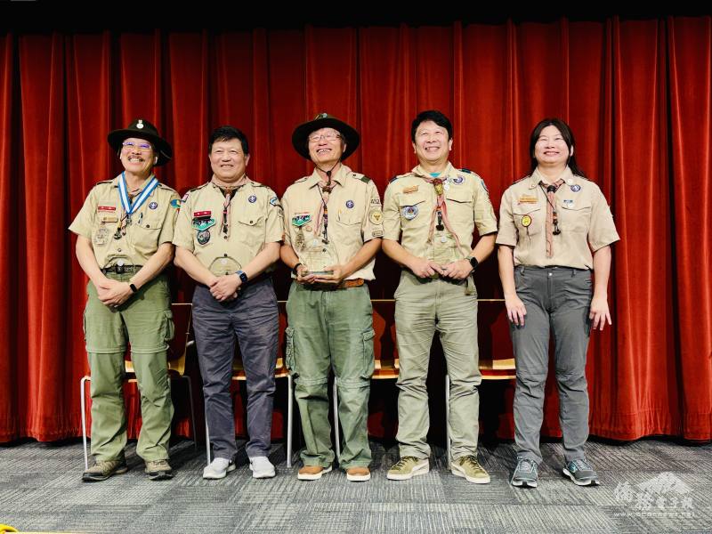 CASA資深幹部合影(左起： Hoi Leung, Terry Ho, Peter Chiu, John Lin, Janet Yen)