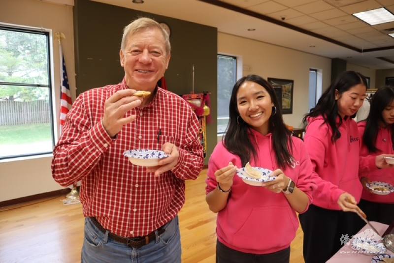 品嚐自己親手包製的水餃