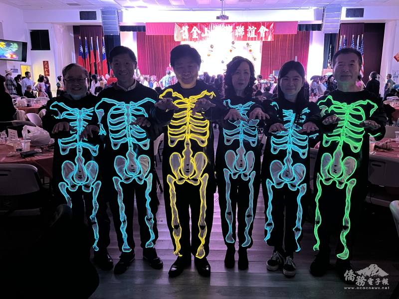 化妝比賽優勝隊伍之一