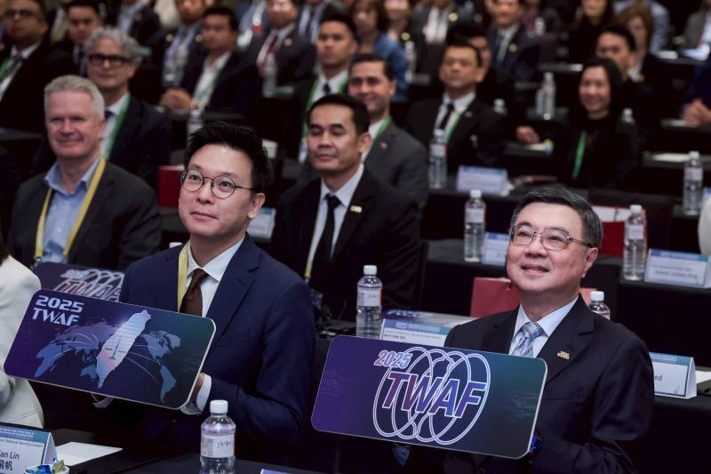 行政院長卓榮泰出席「2025臺灣亞非論壇－區域安全與跨境犯罪國際研討會」開幕典禮