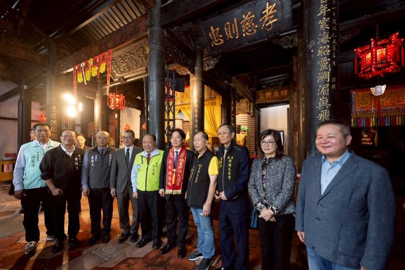 總統前往「澎湖天后宮」參香祈福