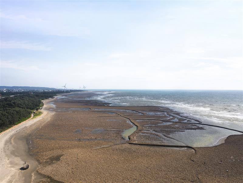 潮間帶裡的潮汐、潮差與洋流，為石滬帶來生機