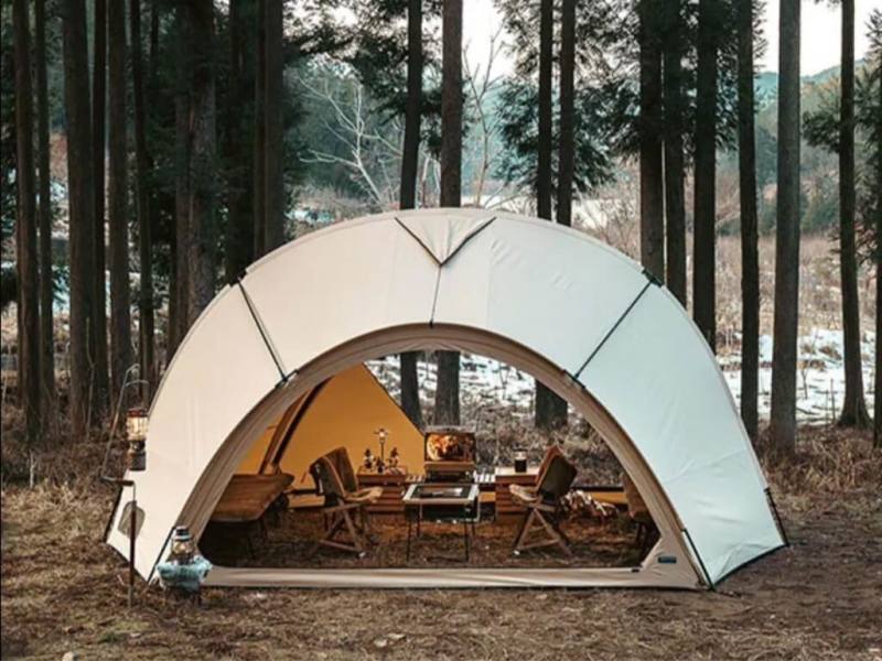 「2025高雄Wild Wild野生活」11月1、2日將在衛武營都會公園草地登場，活動規模再升級，現場預計展示各式露營車、風格帳篷等。（高雄市觀光局提供）