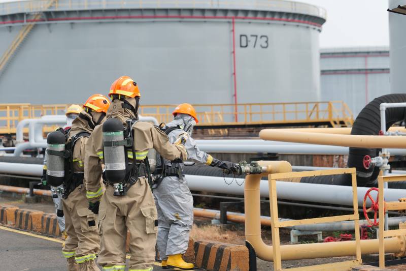 CPC emergency response personnel, together with the Southern Regional Environmental Accident Technical Team, perform a joint drill.