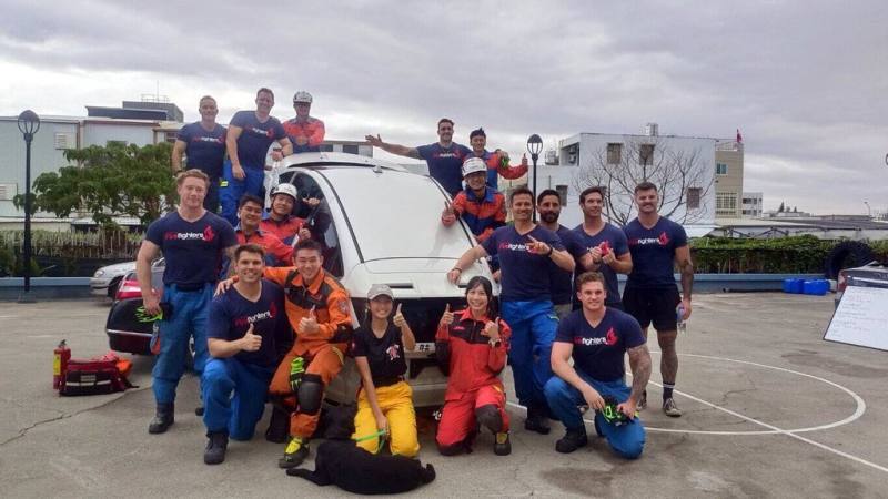 澳洲消防員訪問團30日訪台東縣消防局，交流實際狀況演練操作，聚焦台東常見的山域事故與車禍救援、緊急救護等關鍵領域。（台東縣政府提供）