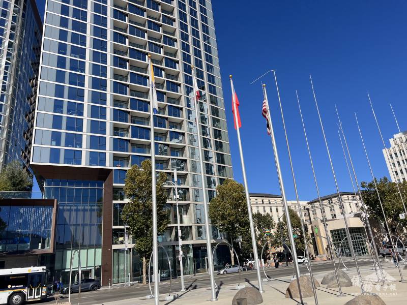 中華民國國旗飄揚聖荷西市府廣場象徵臺美共享自由民主精神