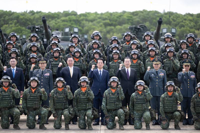 總統主持M1A2T戰車成軍典禮展現國軍「新訓練、新思維、新裝備、新科技」重要里程碑|國防| 僑務電子報