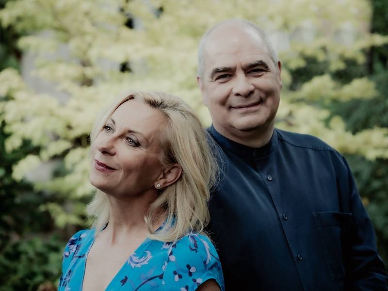 法國花腔女高音娜塔莉．德賽（Natalie Dessay）（左）攜手鋼琴家菲利浦．卡薩爾（Philippe Cassard）（右），將首登衛武營舞台舉行告別巡演音樂會。（衛武營提供 版權：Lyodoh Kaneko）